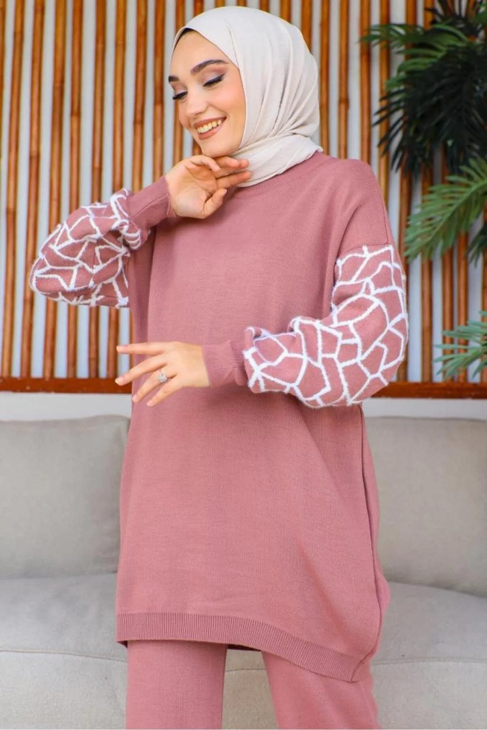 Winter Graffe Printed Long Sleeves 2 PC Co-Ord Set For Women