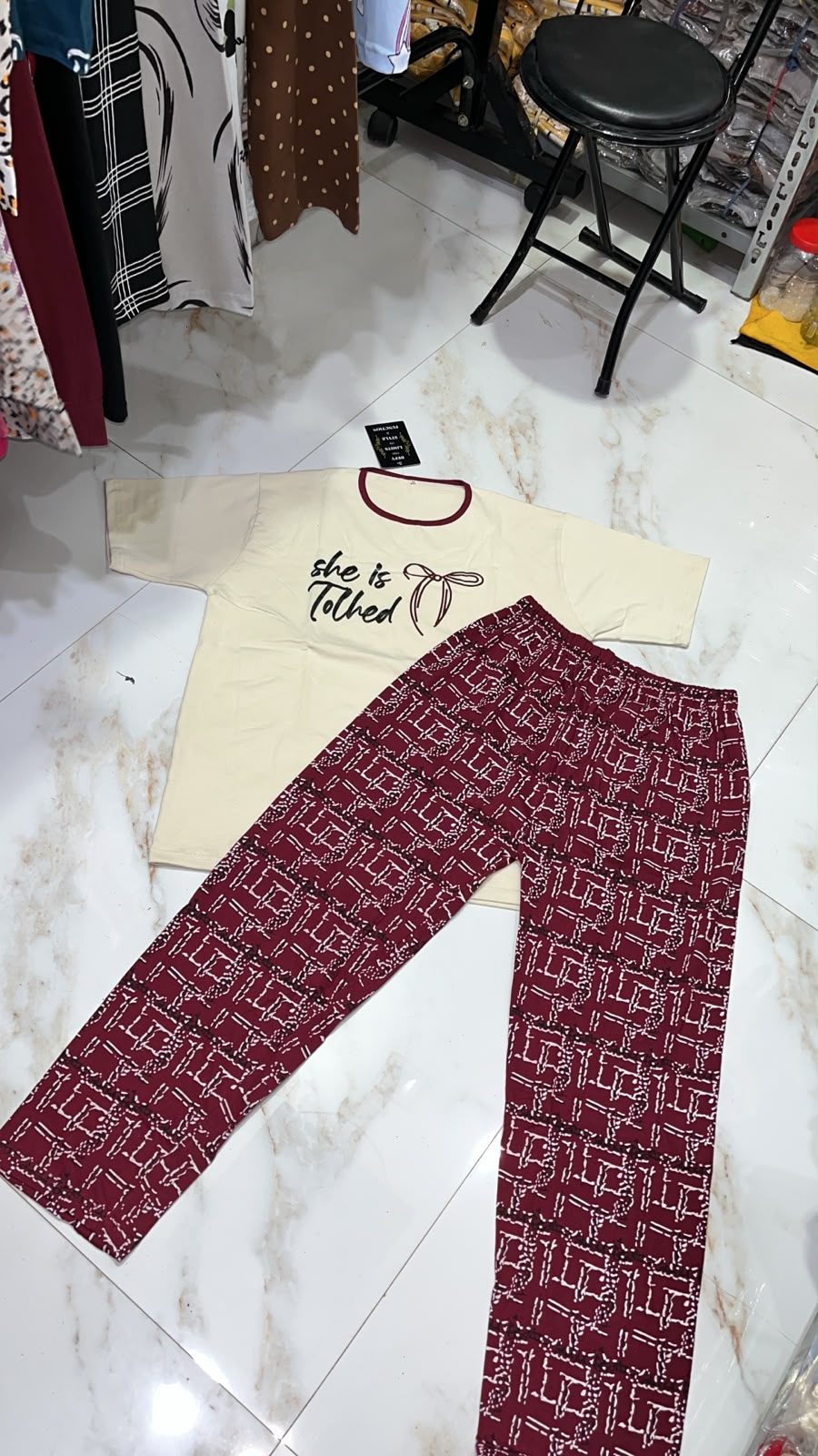 She is Tolhed Printed Suit Free Sizes